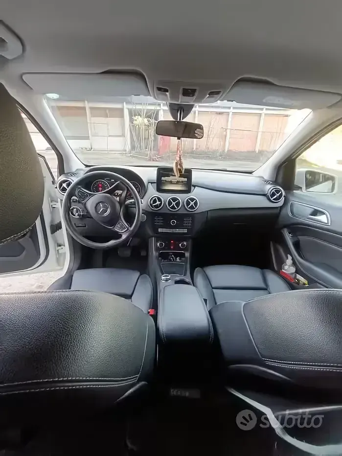 Usata Mercedes B180 109 CV (80 kW) 2017 Utilitaria