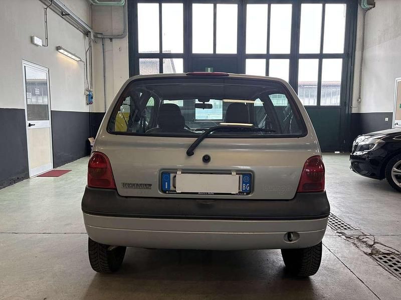 Usata Renault Twingo 58 CV (42 kW) 2003 Argento Utilitaria