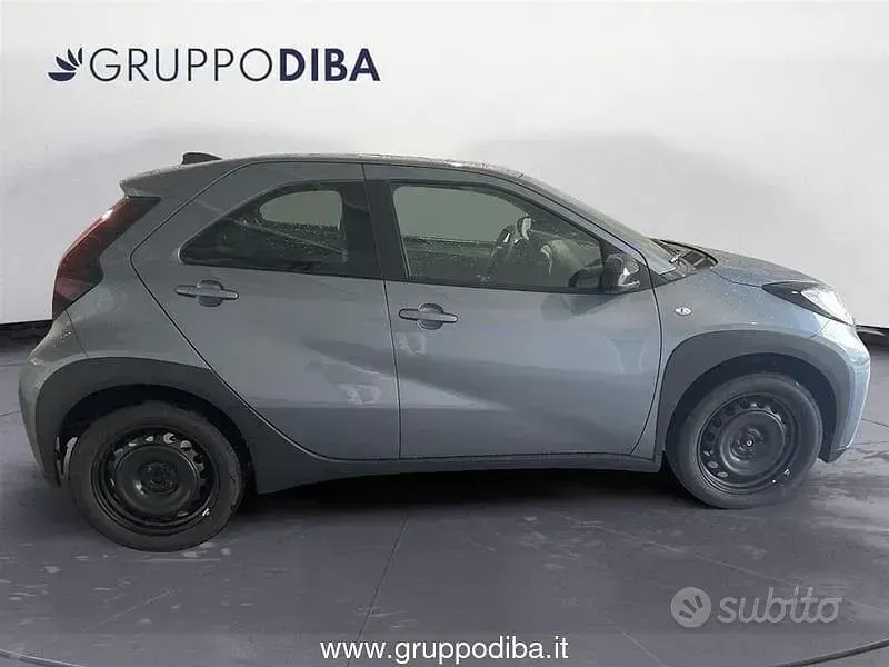 Nuova Toyota Aygo X Active 72 CV (52 kW) 2026 Grigio SUV