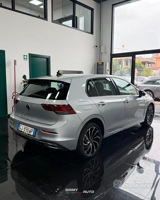 Usata VW Golf VIII Style 150 CV (110 kW) 2022 Grigio Station wagon