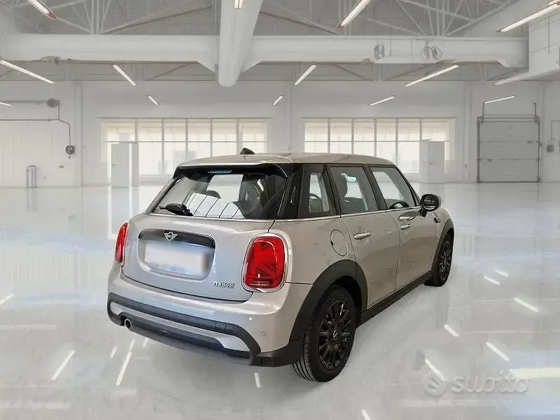 Usata Mini Cooper Classic 136 CV (100 kW) 2023 Grigio Utilitaria