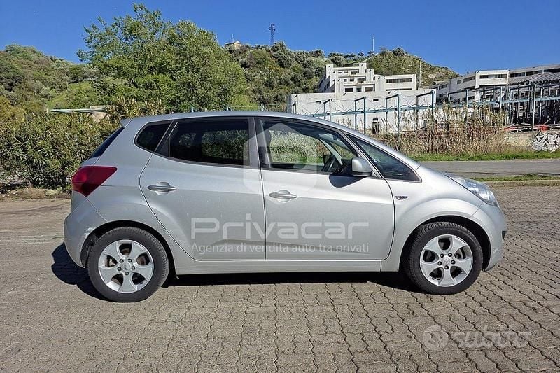 Usata Kia Venga 90 CV (66 kW) 2013 Grigio Utilitaria