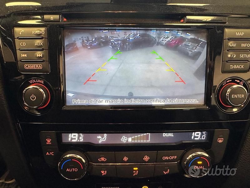 Usata Nissan Qashqai Acenta 130 CV (95 kW) 2017 Marrone SUV