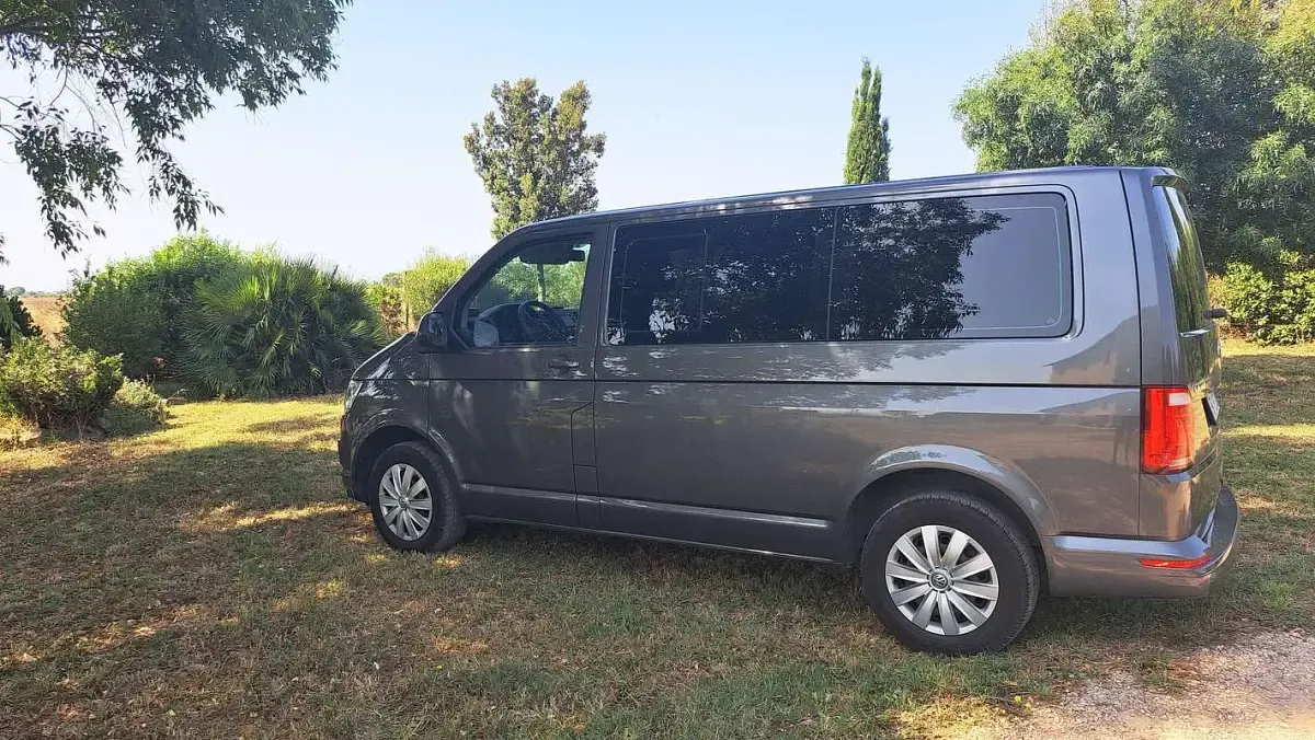 Usata VW Caravelle 150 CV (110 kW) 2018 Grigio Furgone