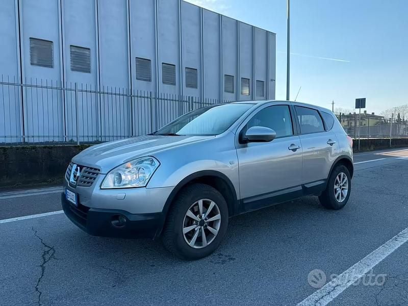 Usata Nissan Qashqai Tekna 150 CV (110 kW) 2010 Grigio SUV
