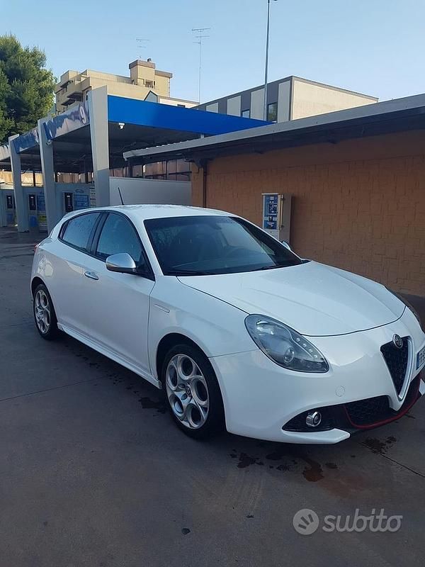 Usata 2018 Alfa Romeo Giulietta Due volumi | 10.000 € (Buon prezzo) - Immagine 1/1