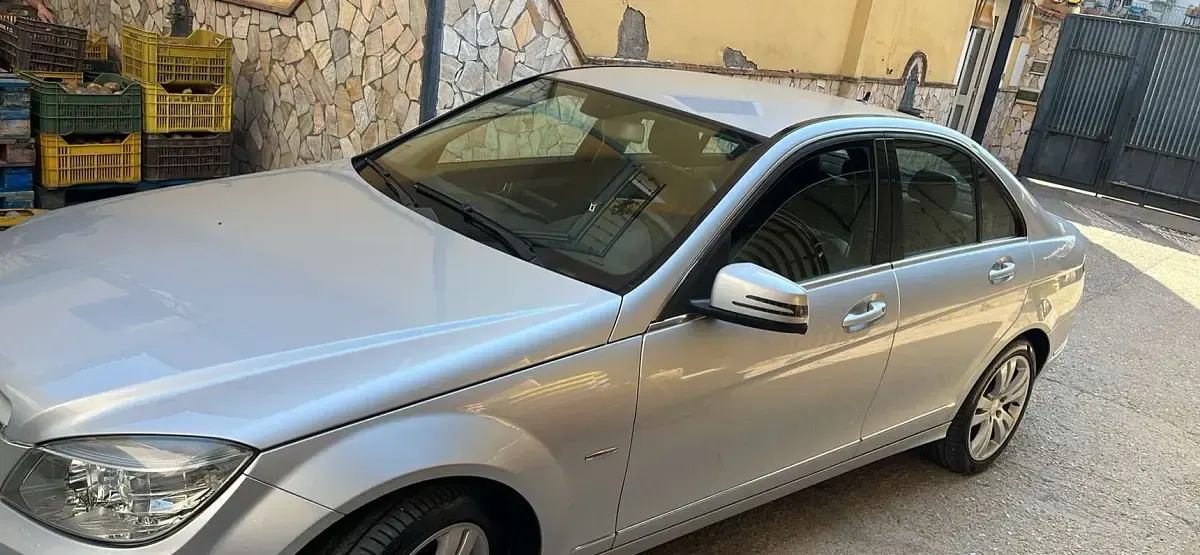 Usata Mercedes C220 Avantgarde 170 CV (125 kW) 2009 Grigio Berlina
