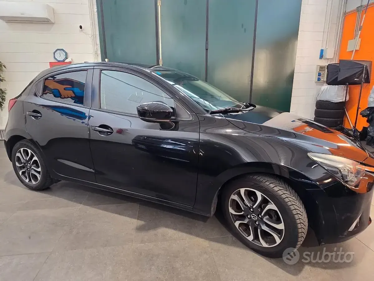 Usata Mazda 2 Exceed 90 CV (66 kW) 2018 Nero Utilitaria