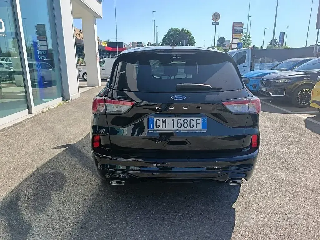 Usata Ford Kuga ST-Line 150 CV (110 kW) 2023 Nero SUV