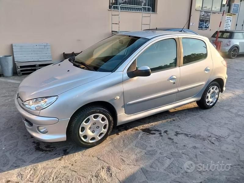 Usata Peugeot 206 68 CV (50 kW) 2008 Grigio Berlina