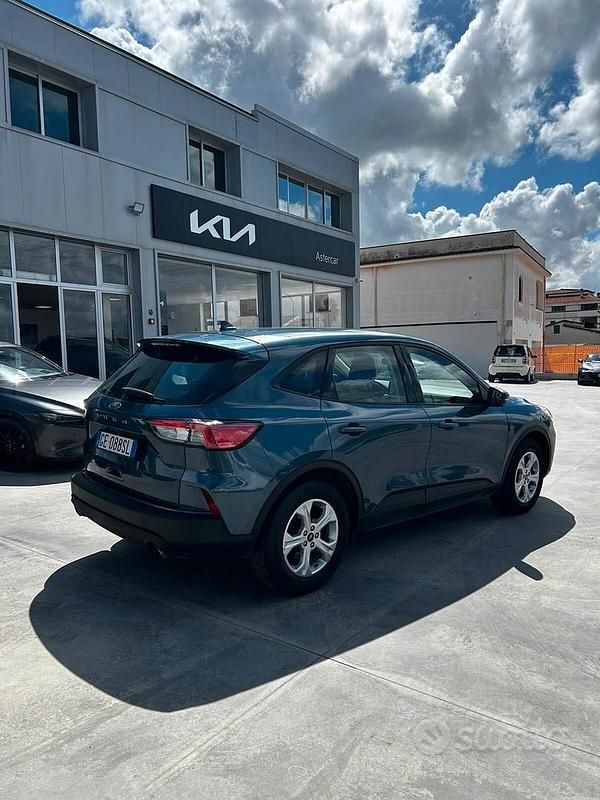 Usata Ford Kuga Titanium 120 CV (88 kW) 2021 Blu SUV