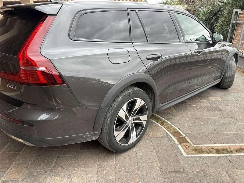 Usata Volvo V60 CC Plus 197 CV (144 kW) 2022 Station wagon