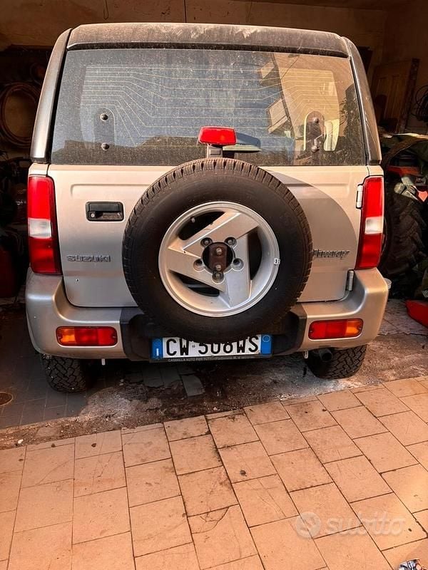 Grigio Usata 2005 Suzuki Jimny SUV | 9000 € (Buon prezzo) - Immagine 1/4