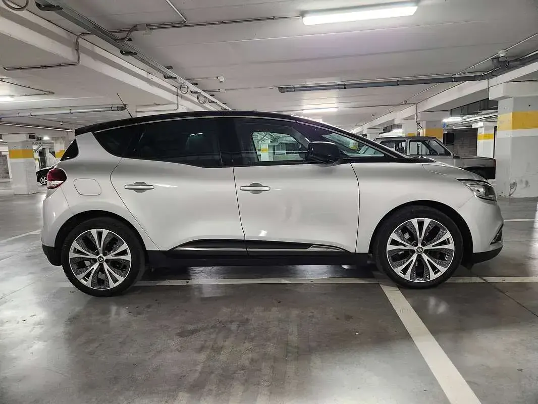 Usata Renault Scénic IV Intens 110 CV (80 kW) 2018 Argento Monovolume