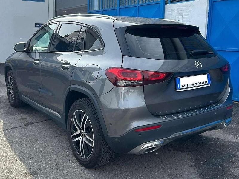 Usata Mercedes GLA180 Executive 136 CV (100 kW) 2023 Grigio montagna SUV