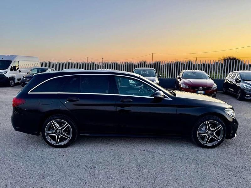 Usata Mercedes C220 Premium 194 CV (142 kW) 2018 Nero Station wagon