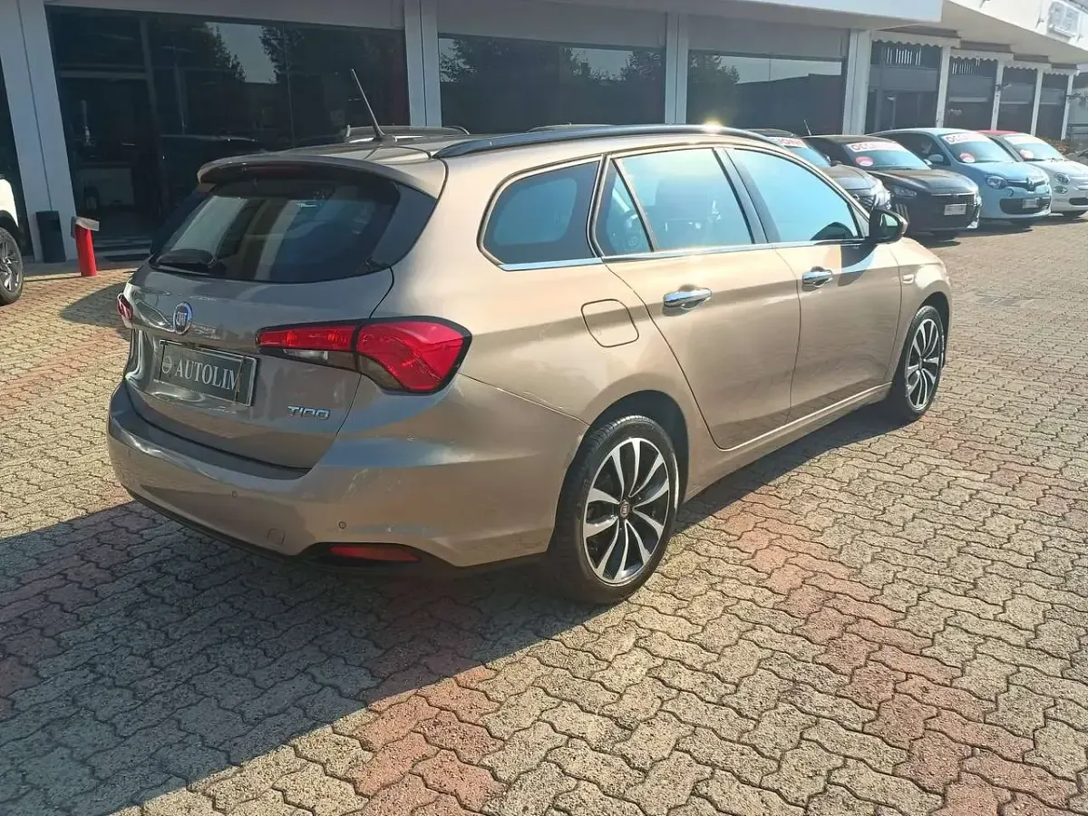 Usata Fiat Tipo Lounge 120 CV (88 kW) 2017 Bronze Station wagon