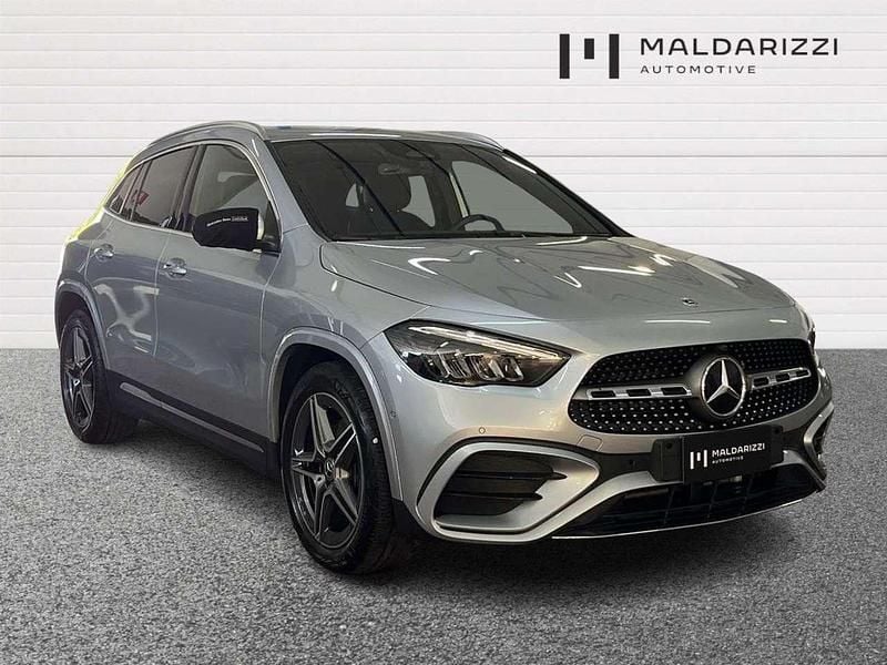 Usata Mercedes GLA200 AMG 150 CV (110 kW) 2024 Argento SUV