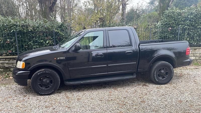 Nero Usata 2001 Ford F-150 Pick-up | 17.000 € - Immagine 1/2