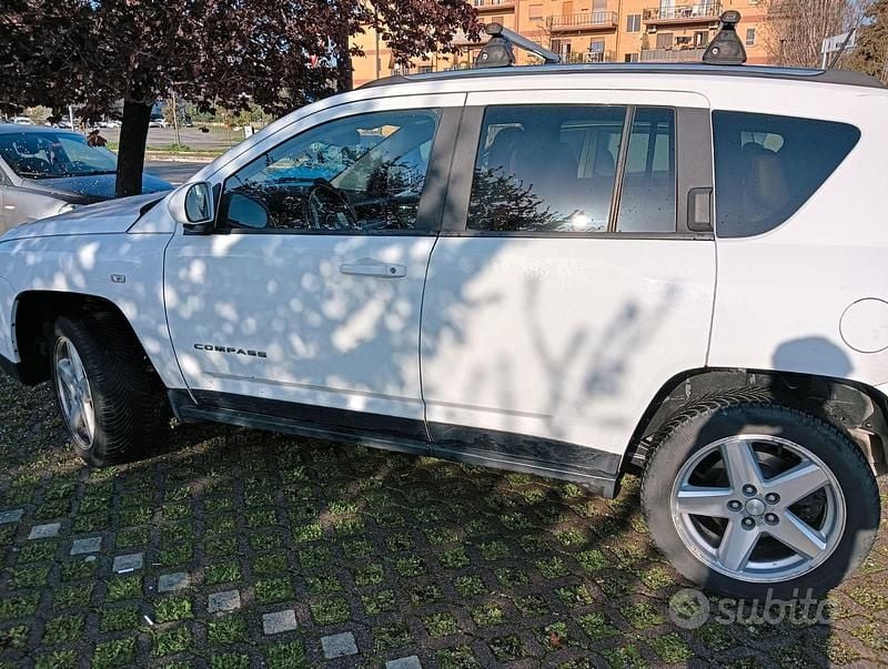 Usata Jeep Compass 163 CV (119 kW) 2013 Bianco SUV