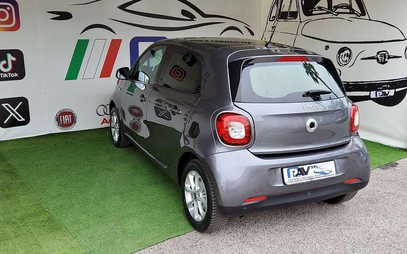 Usata Smart ForFour Passion 90 CV (66 kW) 2019 Grigio Utilitaria