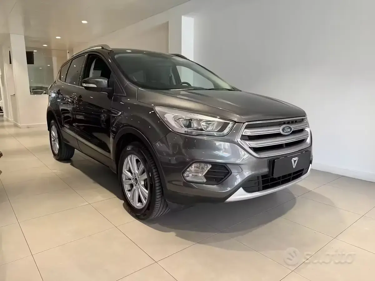 Usata Ford Kuga S 120 CV (88 kW) 2018 Grigio SUV