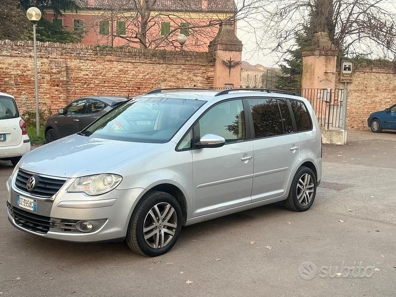 Grigio Usata 2009 VW Touran Trendline Monovolume | 1999 € (Ottimo prezzo) - Immagine 1/4