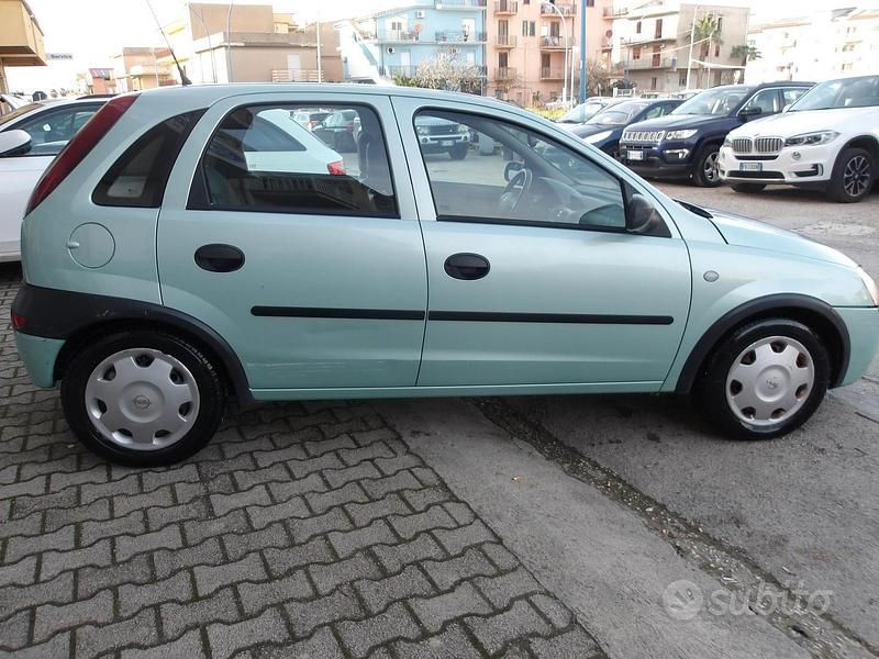 Usata Opel Corsa Comfort 58 CV (42 kW) 2001 Blu Utilitaria