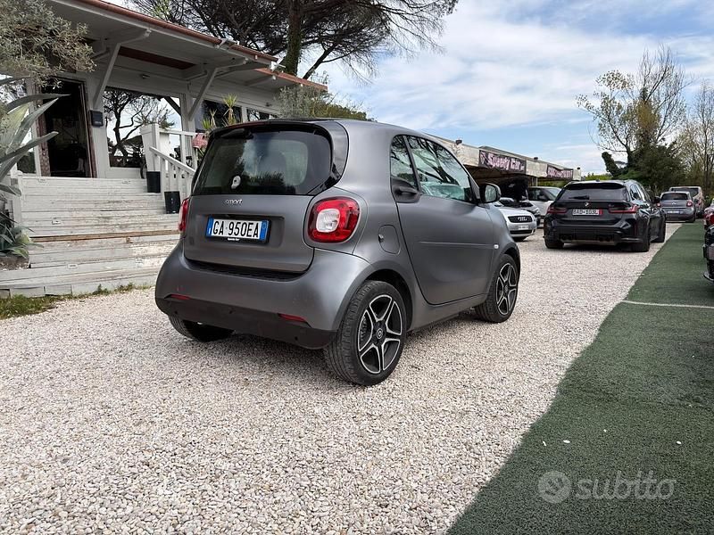 Usata Smart ForTwo Coupé Passion 40 kW (55 CV) 2020 Grigio Utilitaria