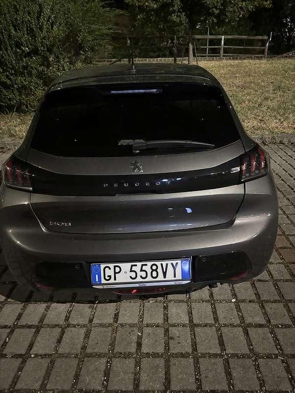 Usata Peugeot 208 Allure 101 CV (74 kW) 2023 Utilitaria