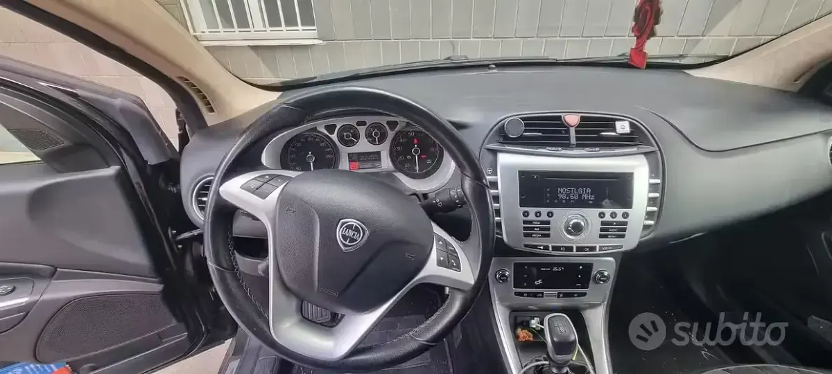 Usata Lancia Delta 120 CV (88 kW) 2012 Utilitaria