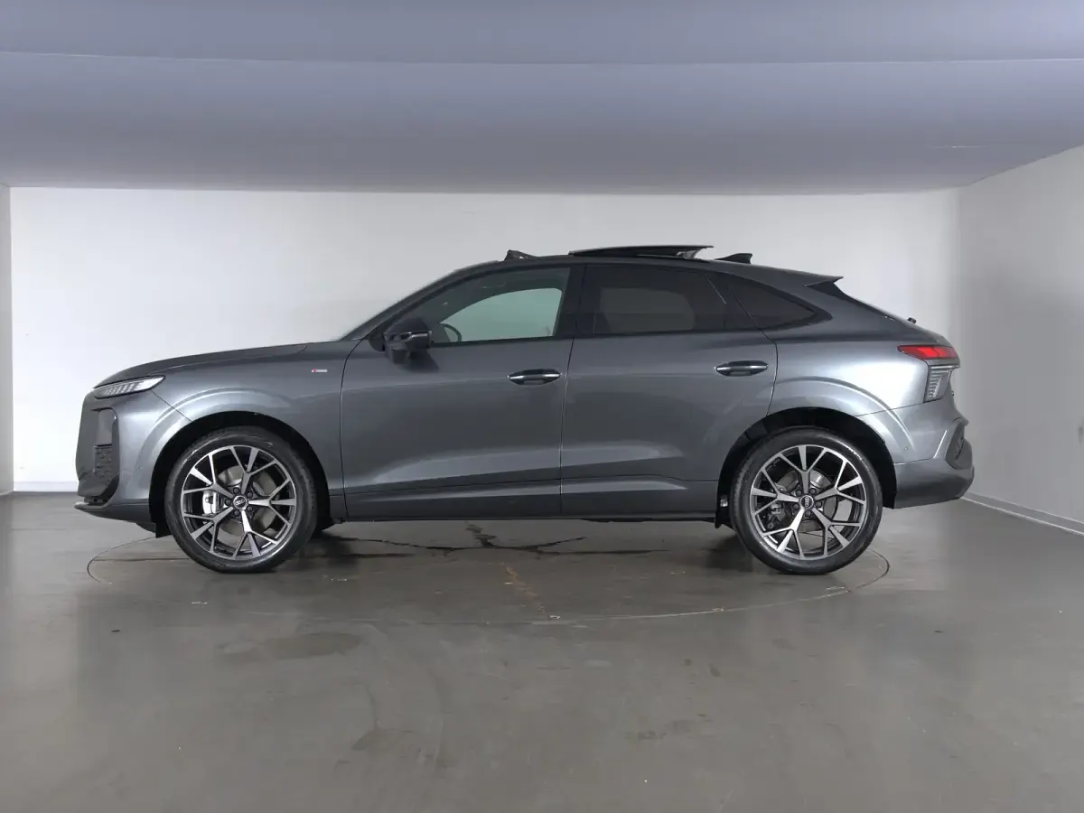 Nuova Audi Q3 S-Line 150 CV (110 kW) 2026 Grigio SUV