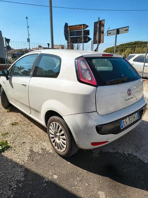 Usata Fiat Punto Evo S 75 CV (55 kW) 2011 Bianco Utilitaria