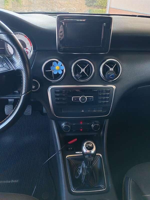 Usata Mercedes A180 109 CV (80 kW) 2013 Bianco Utilitaria