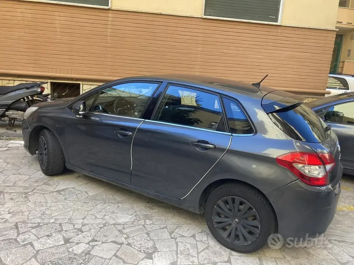 Usata Citroën C4 112 CV (82 kW) 2012 Grigio Berlina