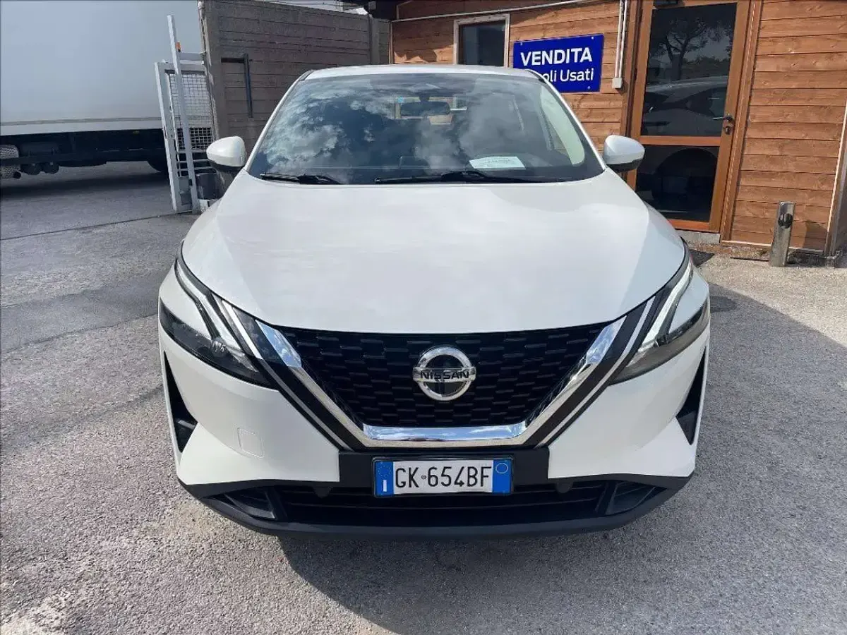 Usata Nissan Qashqai Acenta 140 CV (102 kW) 2022 Bianco perlato SUV
