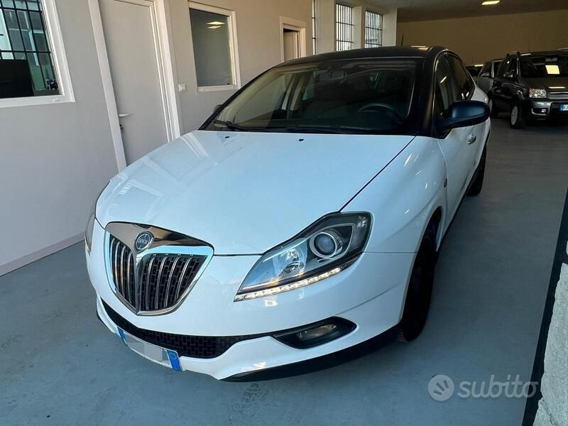 Usata Lancia Delta Silver 105 CV (77 kW) 2011 Bianco Utilitaria