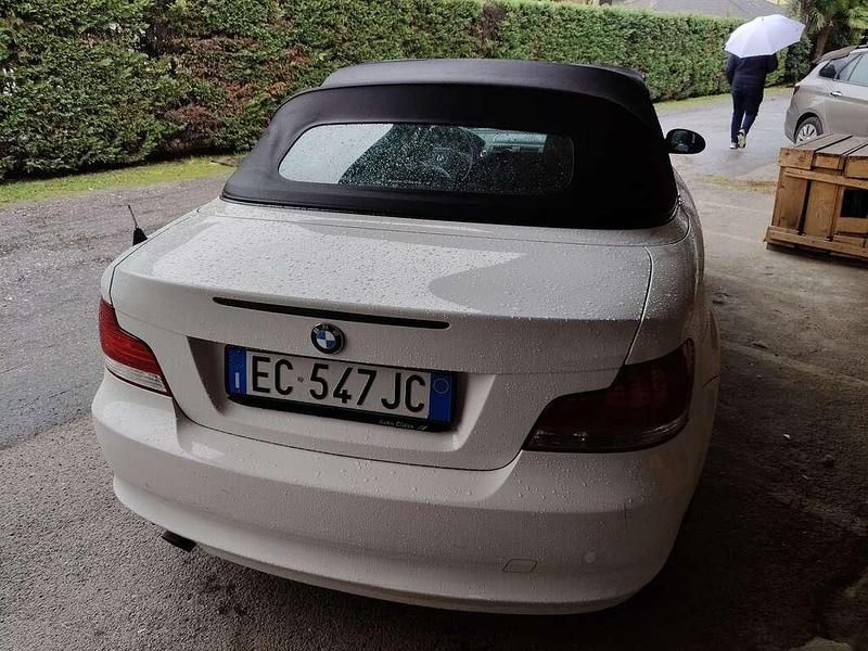Usata BMW 118 Cabriolet 143 CV (105 kW) 2010 Bianco Cabrio