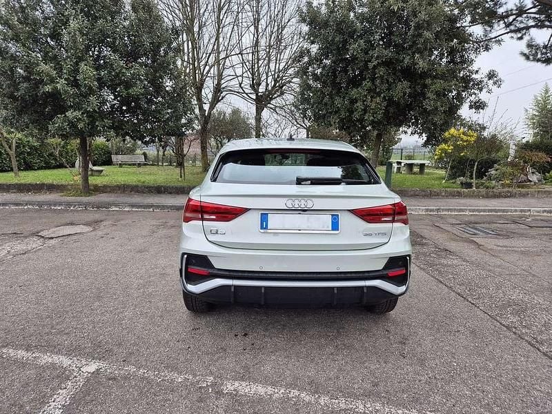 Usata Audi Q3 Sportback S-Line 150 CV (110 kW) 2022 Argento SUV