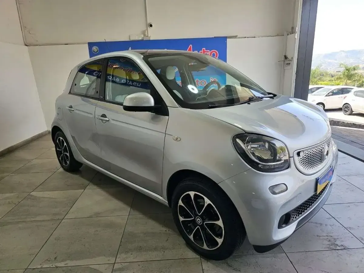 Usata Smart ForFour Passion 71 CV (52 kW) 2015 Argento Utilitaria