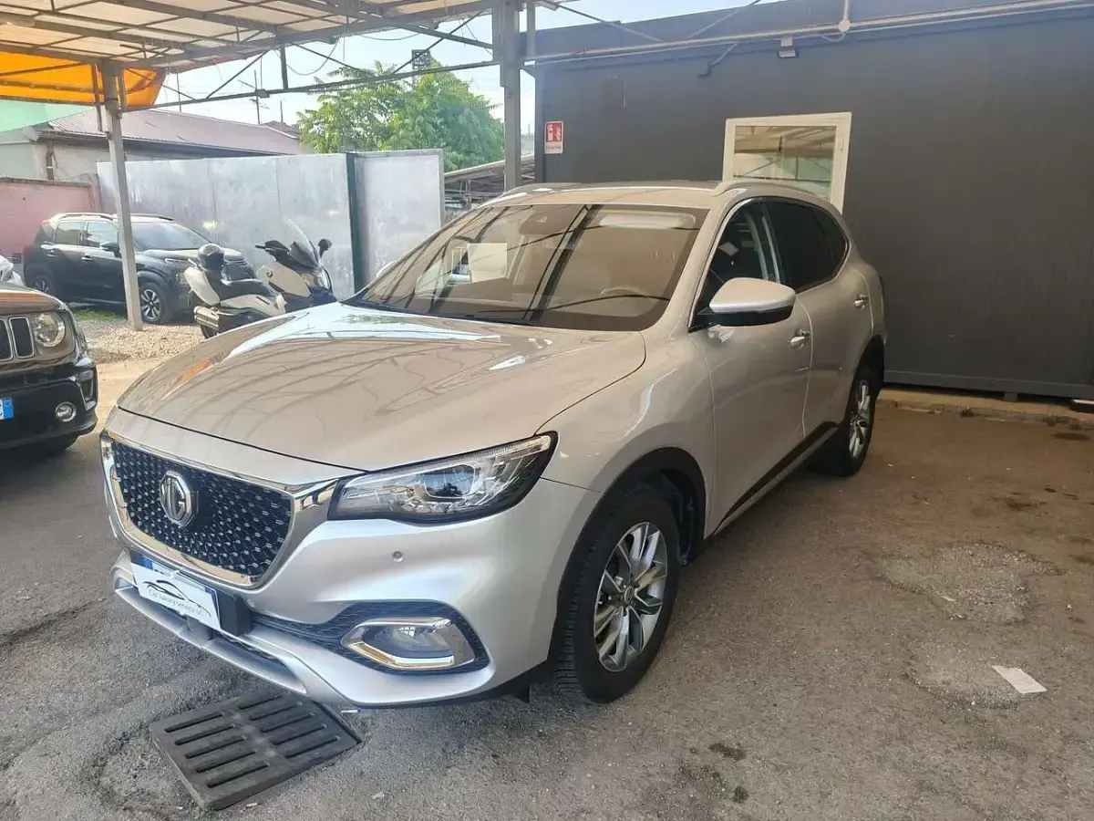 Usata MG HS Luxury 162 CV (119 kW) 2023 Argento SUV