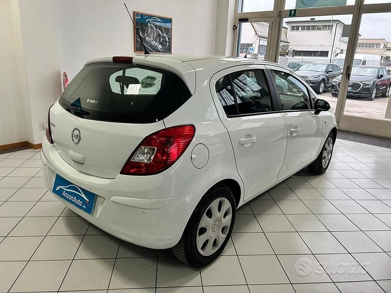 Usata Opel Corsa 86 CV (63 kW) 2013 Bianco Utilitaria