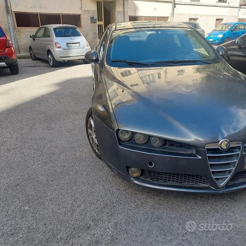 Usata Alfa Romeo 159 150 CV (110 kW) 2010 Marrone Berlina