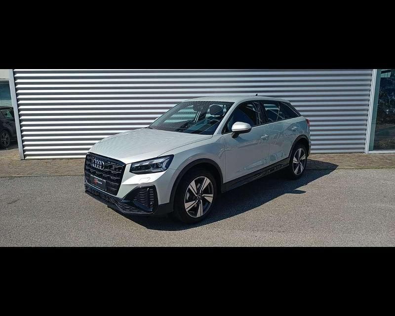 Argento cavo metallizzato Nuova 2025 Audi Q2 S-Line SUV | 37.900 € (Super prezzo) - Immagine 1/4