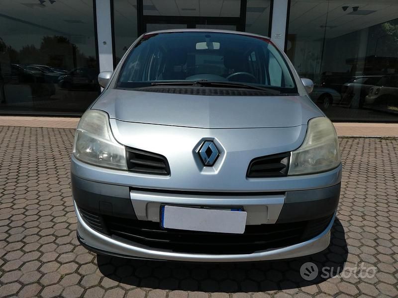 Usata Renault Modus Dynamique 75 CV (55 kW) 2009 Grigio Monovolume