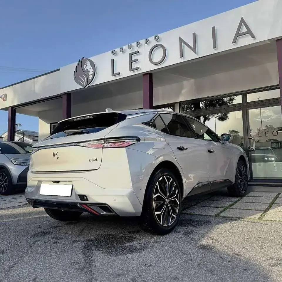 Begagnad DS Automobiles DS4 Opera 131 HK (96 kW) 2024 Grå SUV