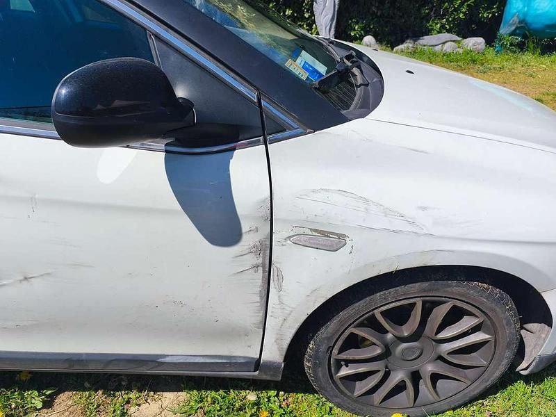 Usata Lancia Delta 120 CV (88 kW) 2009 Bianco Utilitaria