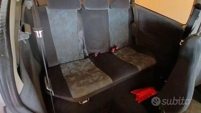 Usata Opel Corsa 54 CV (39 kW) 1999 Grigio Utilitaria