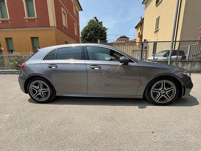 Usata Mercedes A200 Premium 163 CV (119 kW) 2022 Grigio scuro Berlina