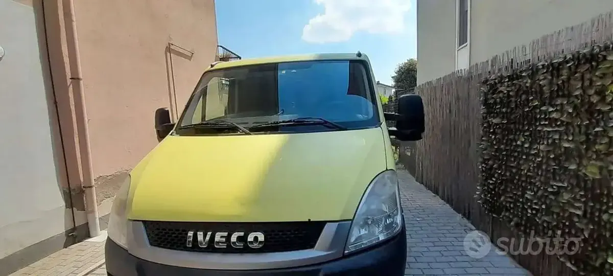 Usata Iveco Daily 2009 Giallo Furgone